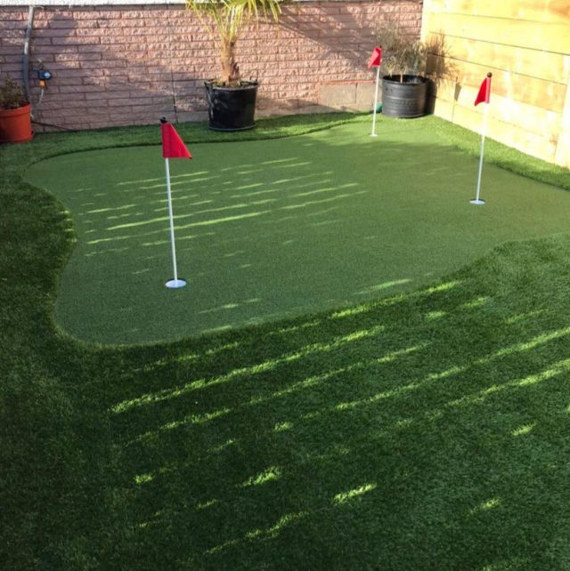 Artificial putting greens for commercial and home