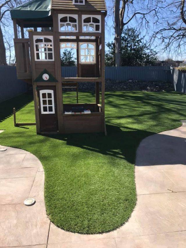 Artificial turf for schools